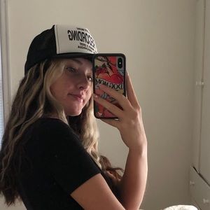 Meet your Posher, Avery